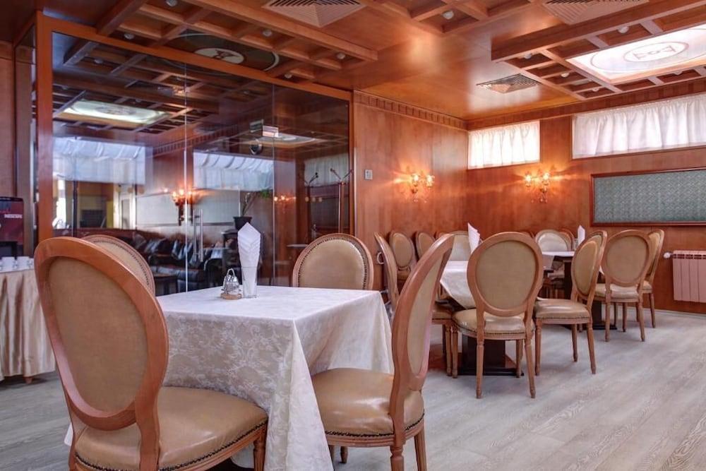 סופיה Central Plaza Hotel מראה חיצוני תמונה